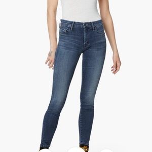 Mother High Waisted Looker Ankle Jean in Watch Me Wash, Size 28